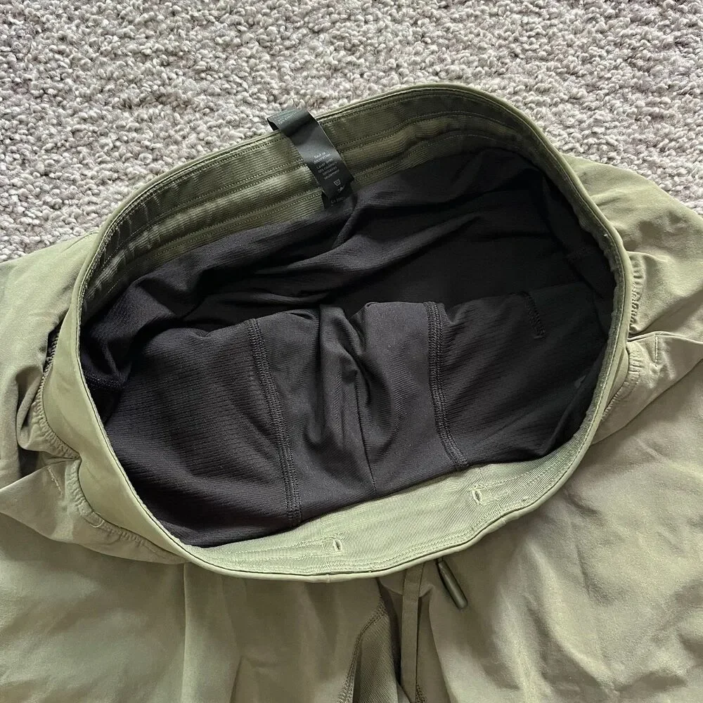 Lululemon T.H.E. Shorts 9” Lined Olive Green Mens Size Small‎ Worn Once!
